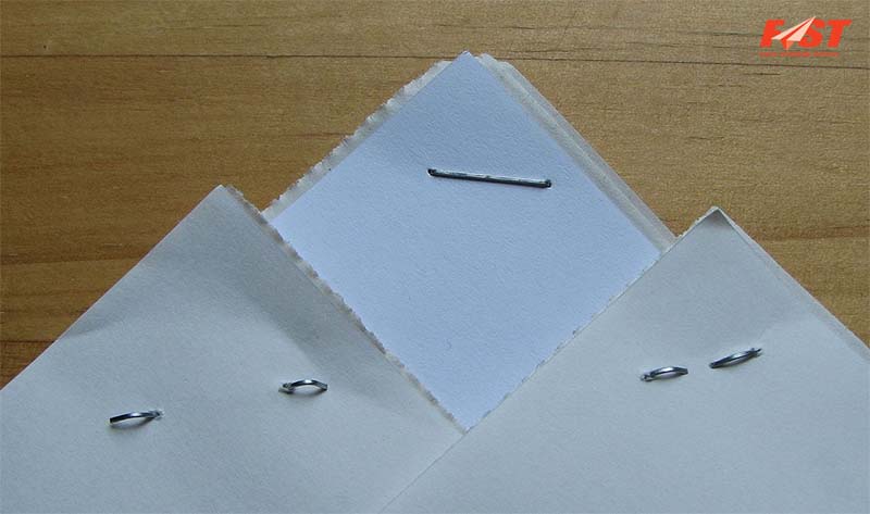 Cách gỡ ghim bấm dễ dàng mà không làm rách giấy, tài liệu